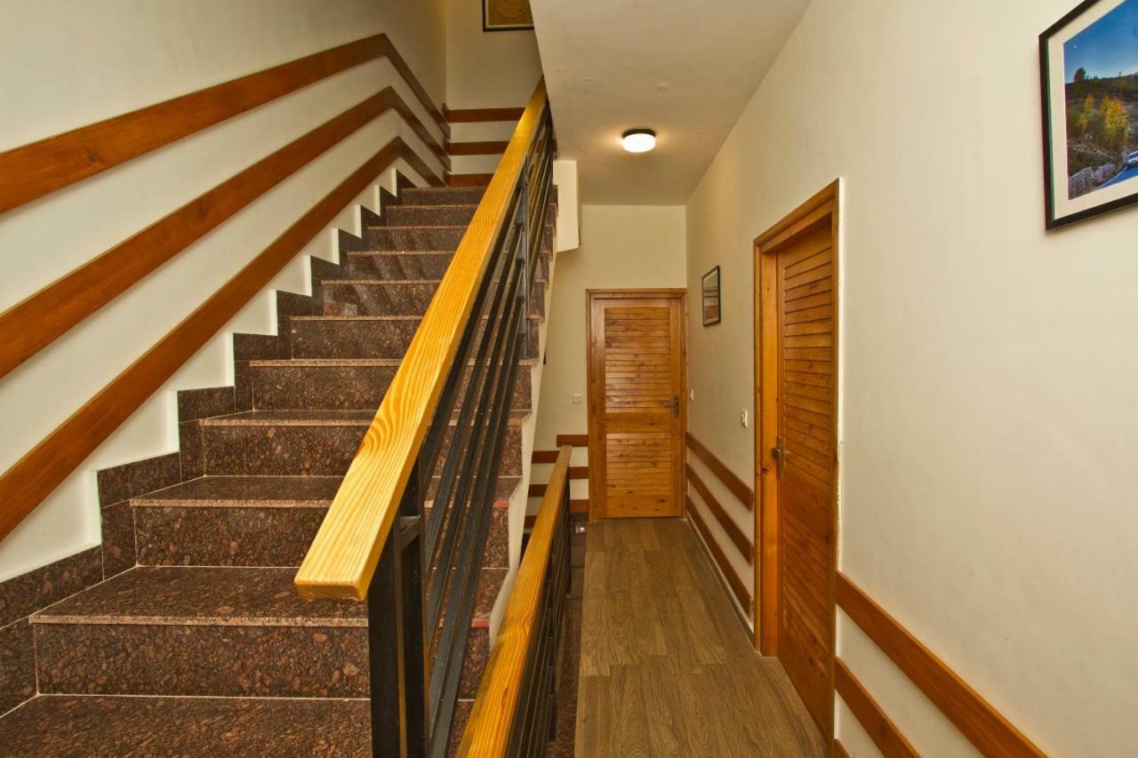 Lonchenpa B&B Manali  Bagian luar foto